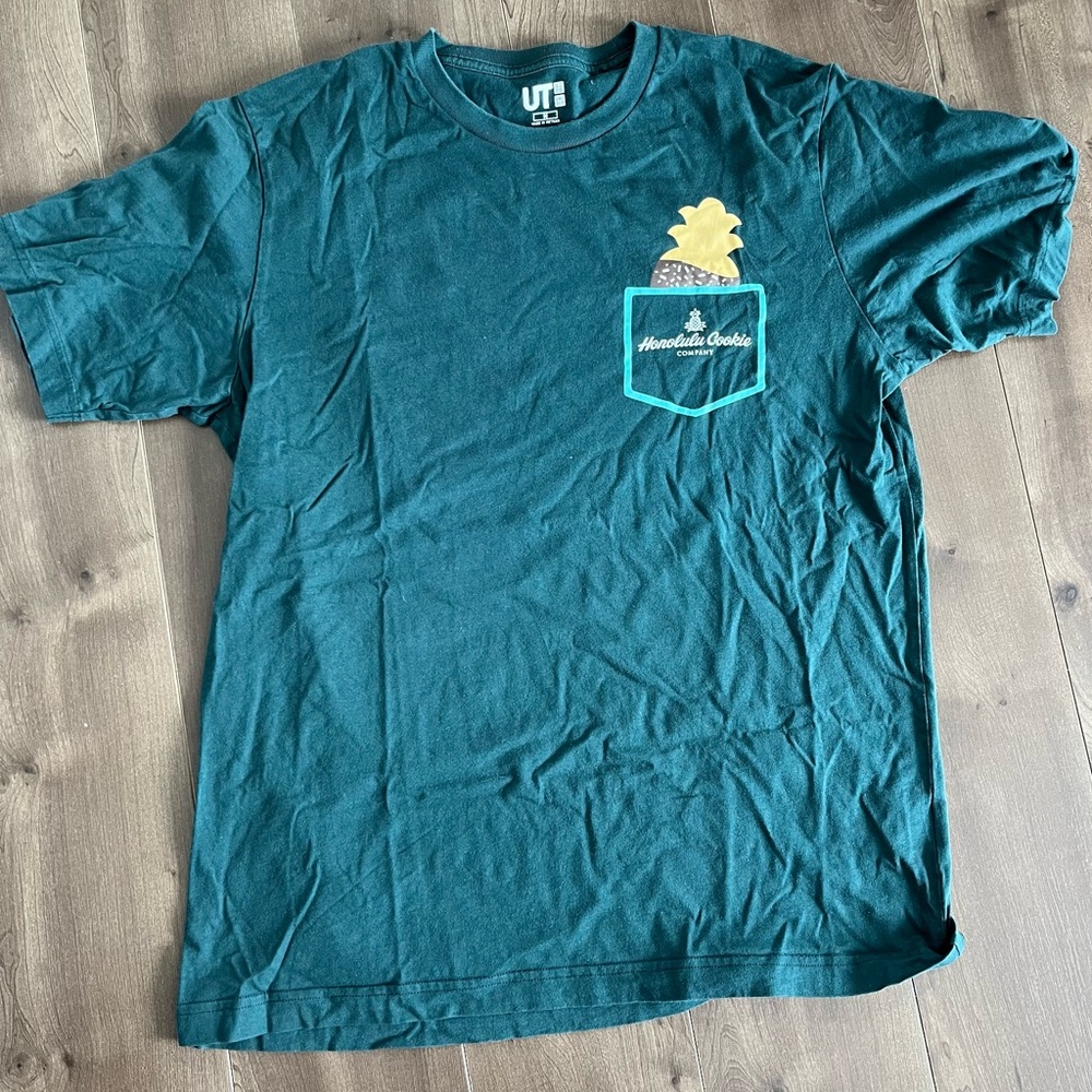 Green “Honolulu Cookie Company” graphic crewneck short sleeve cotton tee